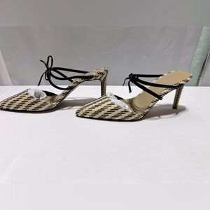 NWOT Ann Taylor Slip-on Heel